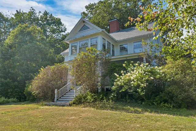 $999,000 | 48 Waukewan Road, New Hampton, NH 03256