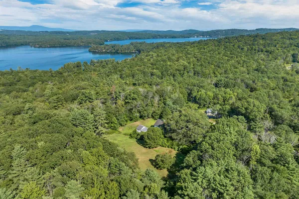 $999,000 | 48 Waukewan Road, New Hampton, NH 03256