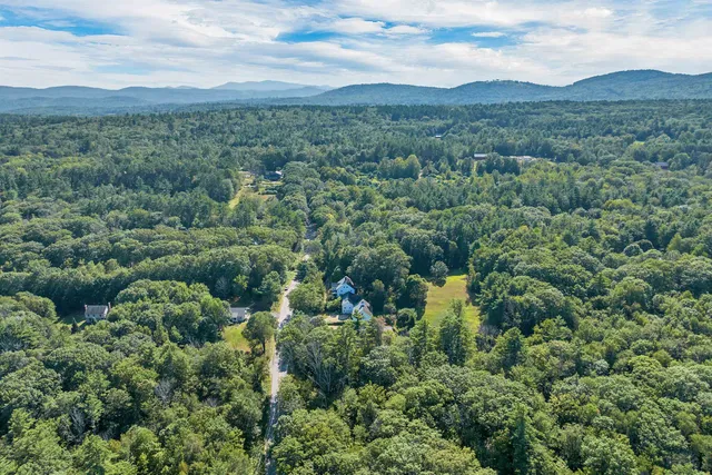 $999,000 | 48 Waukewan Road, New Hampton, NH 03256