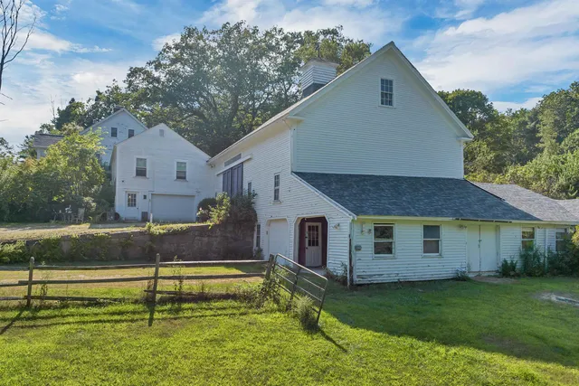 $999,000 | 48 Waukewan Road, New Hampton, NH 03256