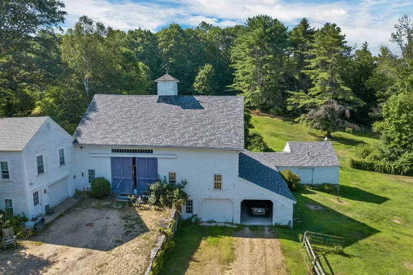 $999,000 | 48 Waukewan Road, New Hampton, NH 03256