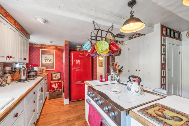 $999,000 | 48 Waukewan Road, New Hampton, NH 03256