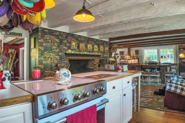 $999,000 | 48 Waukewan Road, New Hampton, NH 03256