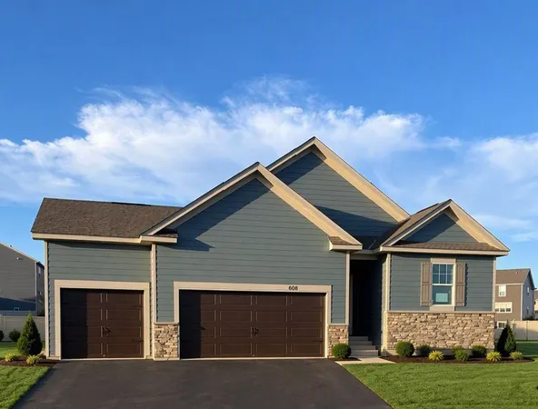 $594,990 | 1712 Oak Crk Drive, Chaska, MN 55318