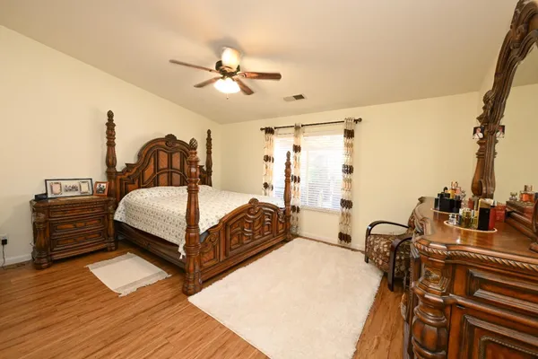 $525,000 | 1135 Rafer Johnson Drive, Kingsburg, CA 93631