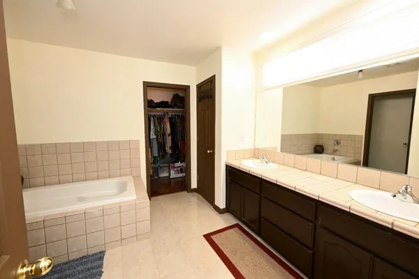 $525,000 | 1135 Rafer Johnson Drive, Kingsburg, CA 93631