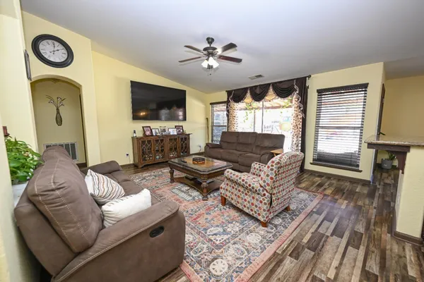 $525,000 | 1135 Rafer Johnson Drive, Kingsburg, CA 93631