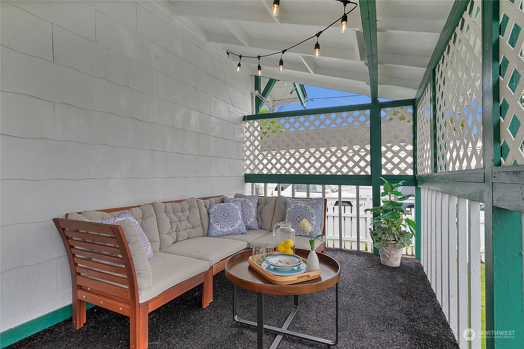 2708 18th Street Everett, WA 98201 - Photo 24 of 29 a view of a chairs and tables in the patio