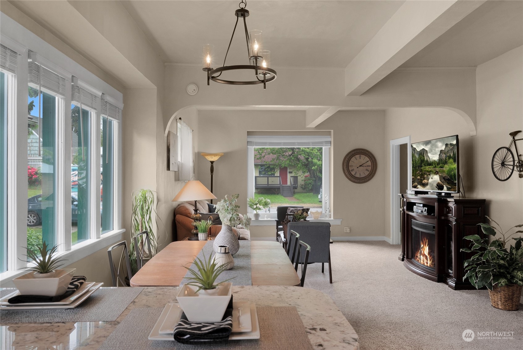 2708 18th Street Everett, WA 98201 - Photo 6 of 29 a living room with furniture and a window