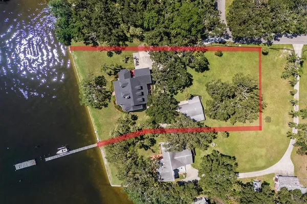 a view of a entryway door of the house