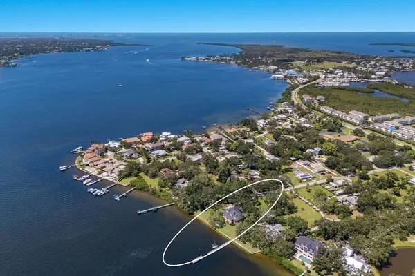 a view of a workspace with furniture