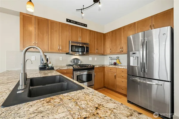 $725,000 | 1880 25th Avenue Northeast, Unit 314, Issaquah, WA 98029