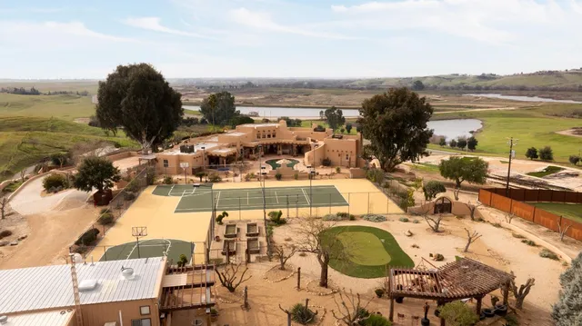 a view of a big building