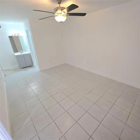 $2,000 | 19771 Southwest 114th Avenue, Unit 129, Miami, FL 33157