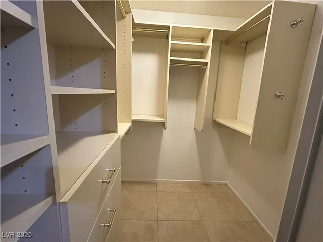 $2,000 | 7621 Prairie Corners Drive, Las Vegas, NV 89128