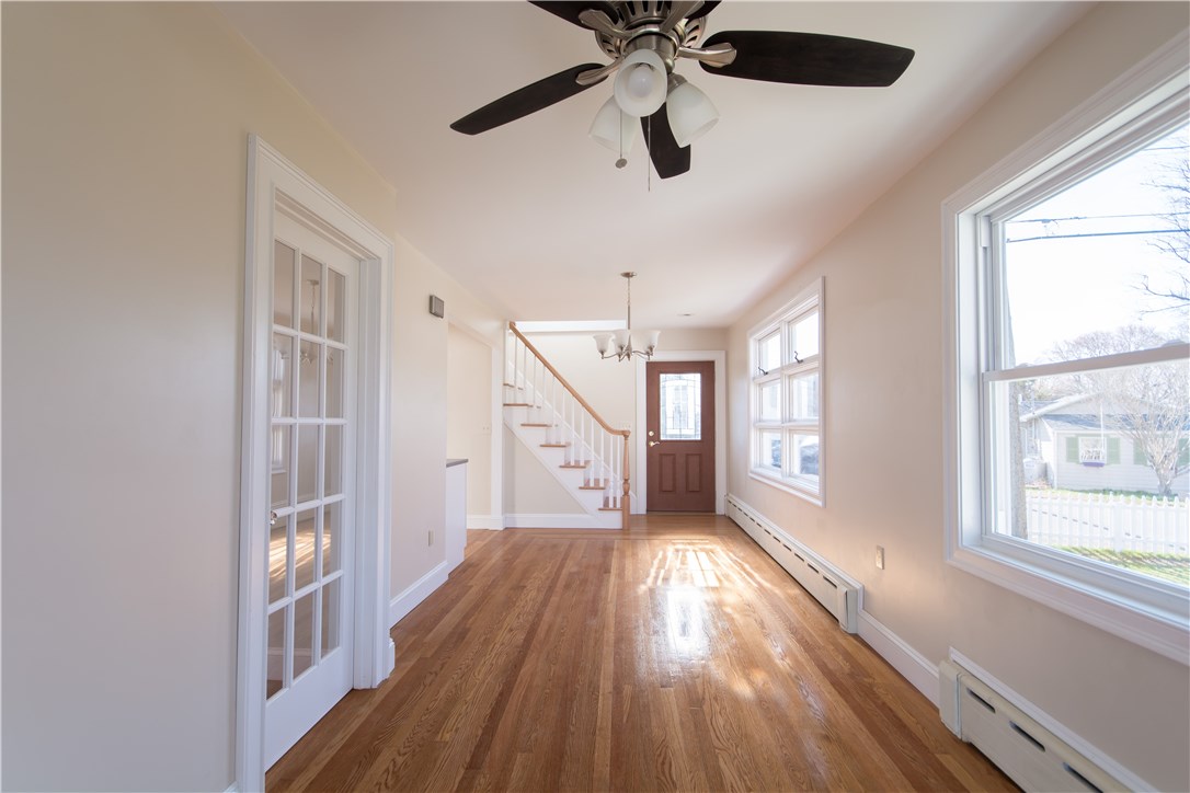 182 Riverside Street Portsmouth, RI 02871 - Photo 8 of 34 Gallery Image 8