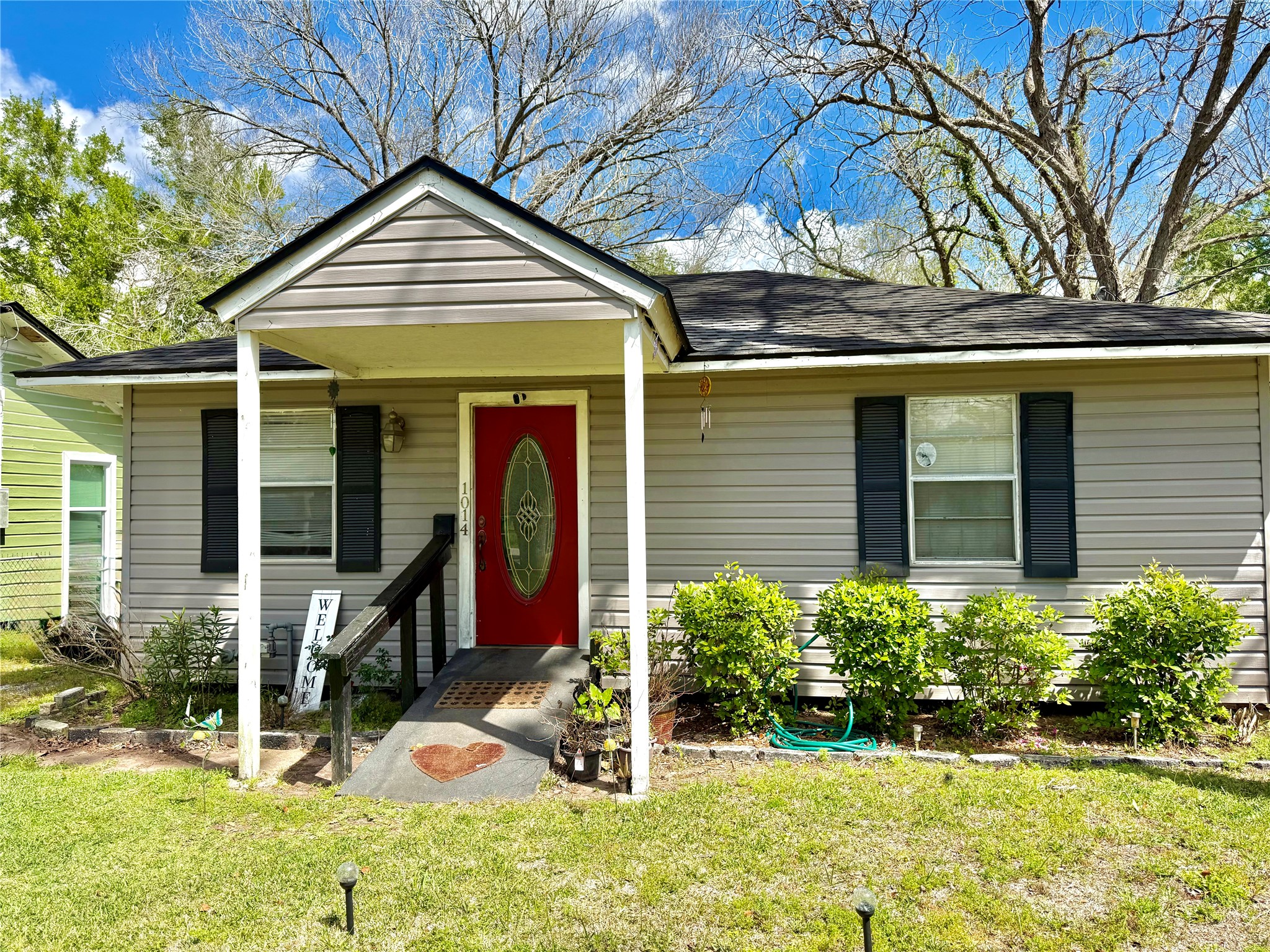 1014 North Arcola Street Angleton, TX 77515 - Photo 1 of 6