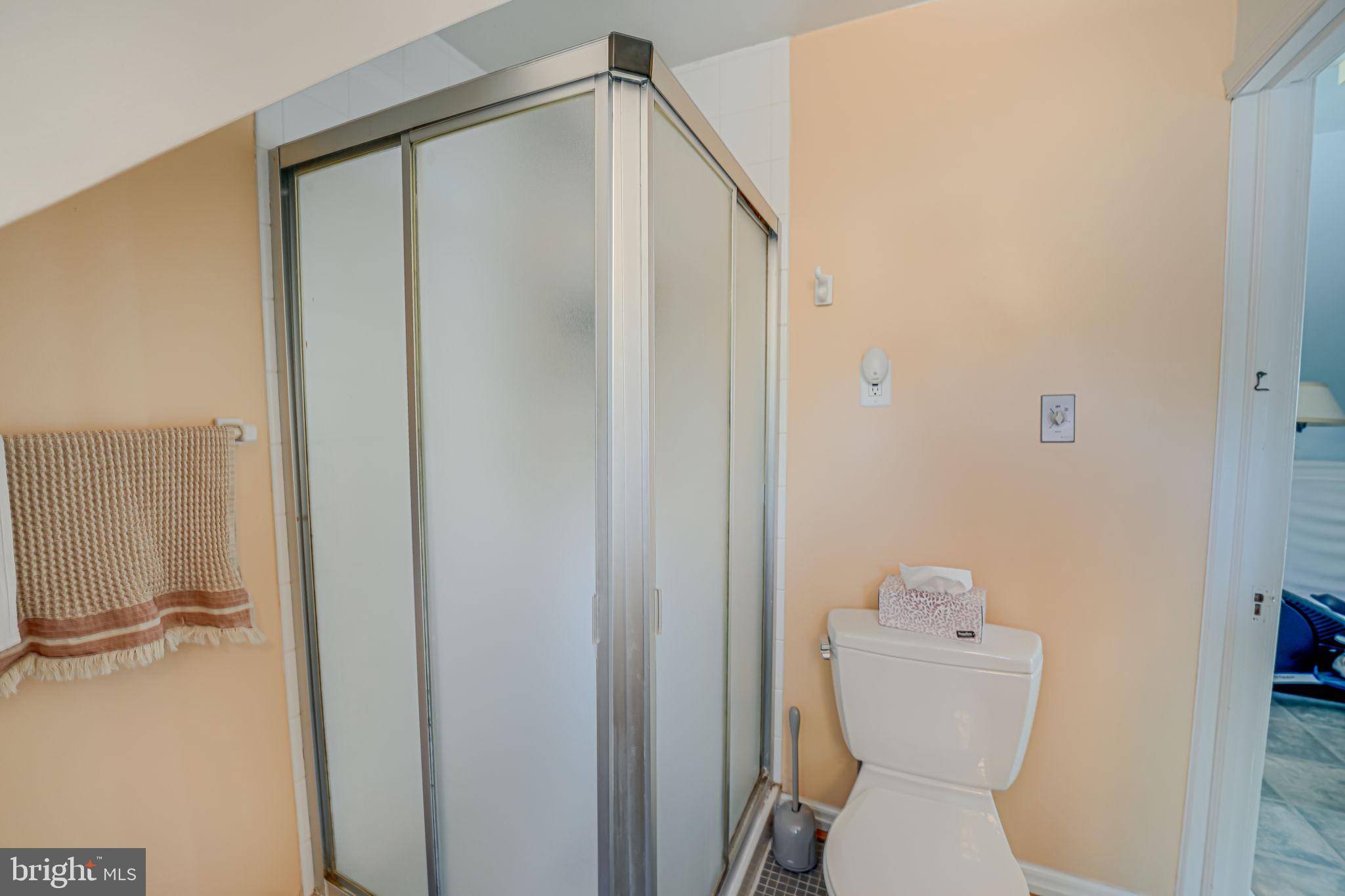 2814 Summerfield Road Falls Church, VA 22042 - Photo 24 of 32 Full Bath