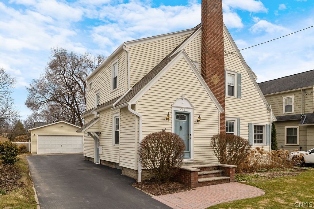 223 Wellington Road DeWitt, NY 13214 - Photo 1 of 44