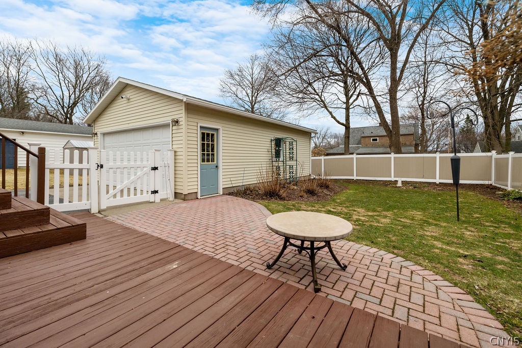 223 Wellington Road DeWitt, NY 13214 - Photo 39 of 44