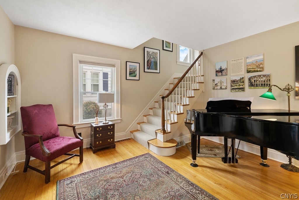 223 Wellington Road DeWitt, NY 13214 - Photo 8 of 44