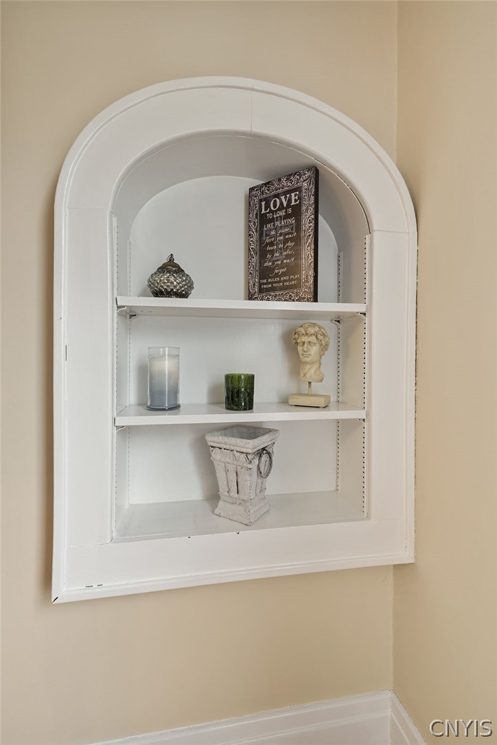 223 Wellington Road DeWitt, NY 13214 - Photo 10 of 44