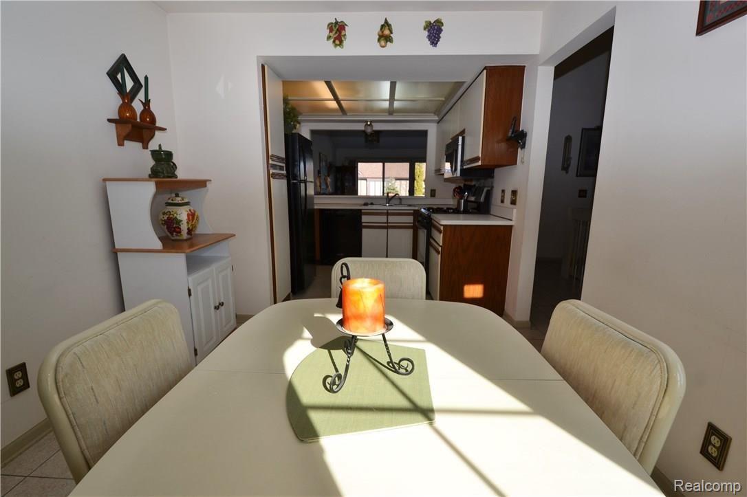 15475 Heather Ridge Trail, Unit 127 Clinton Township, MI 48038 - Photo 7 of 33 4.JPG