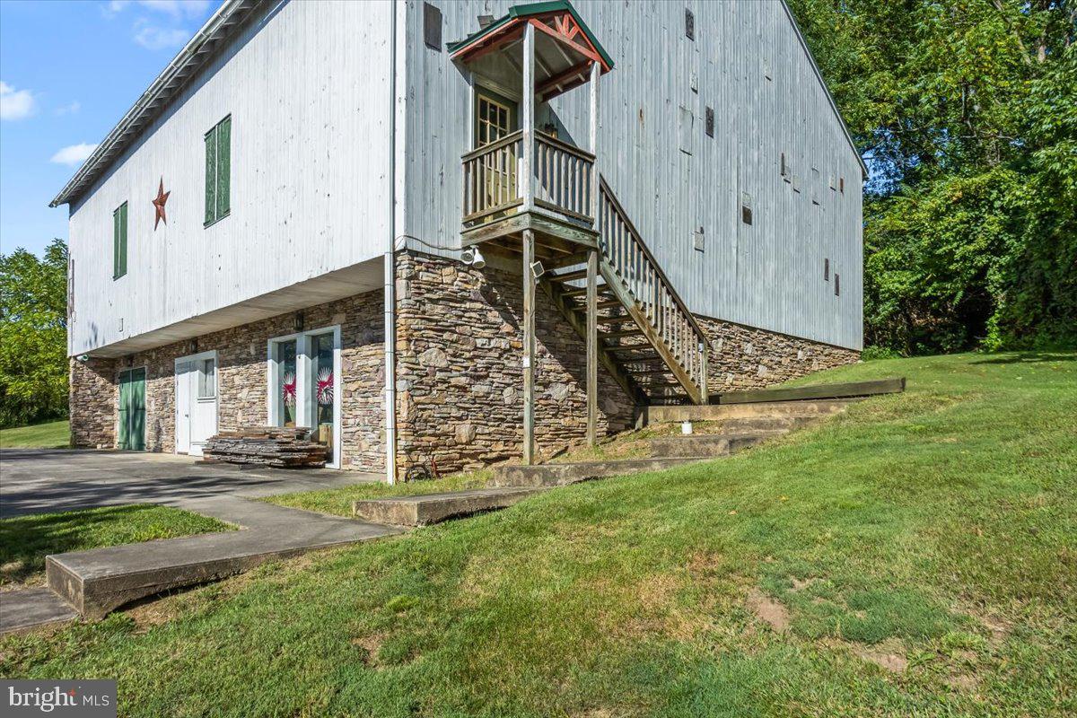 170 Moore Road Lebanon, PA 17046 - Photo 4 of 5 44x60 Bank Barn style all 3 sides are stone -