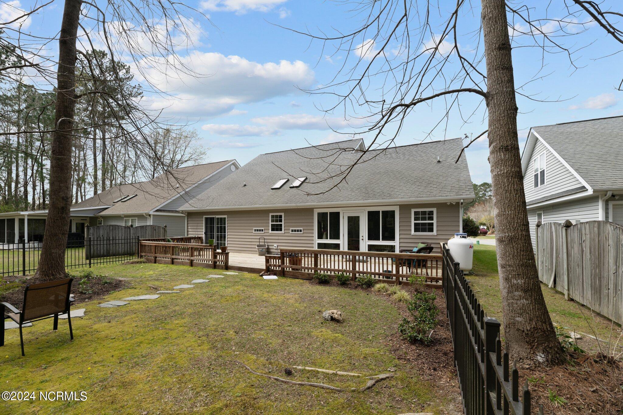 306 Neuchatel Road New Bern, NC 28562 - Photo 44 of 53 47-web-or-mls-DSC_8619