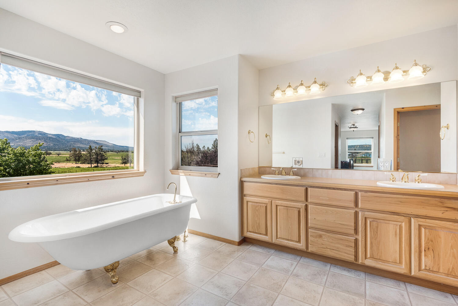 10934 Fleming Road Powell Butte, OR 97753 - Photo 23 of 56 Gallery Image 23