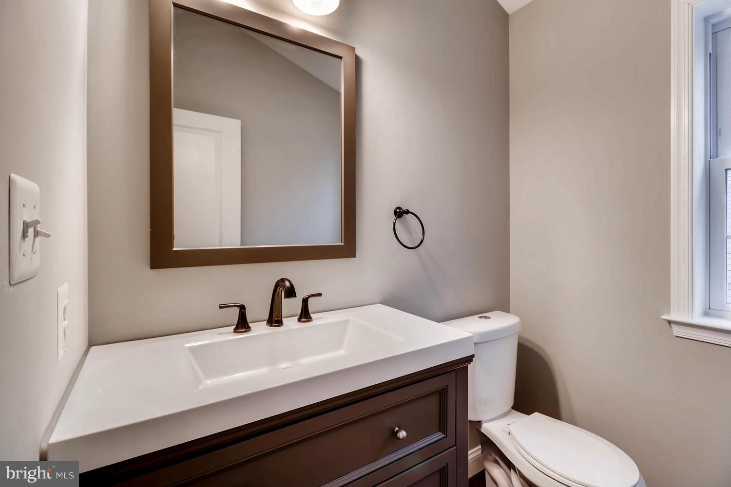 2504 Barrison Point Road Essex, MD 21221 - Photo 14 of 26 Bath