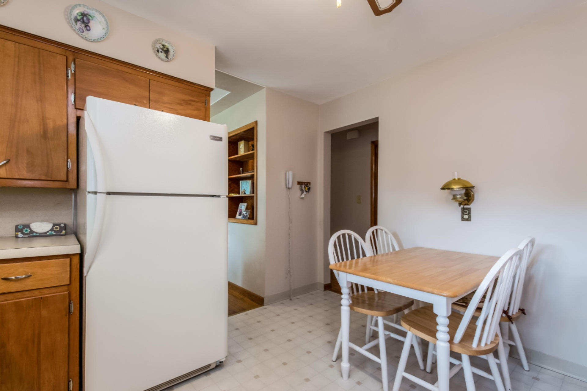 1022 Hampden Road Muskegon, MI 49441 - Photo 12 of 35 010-Breakfast_Nook-4232057-medium