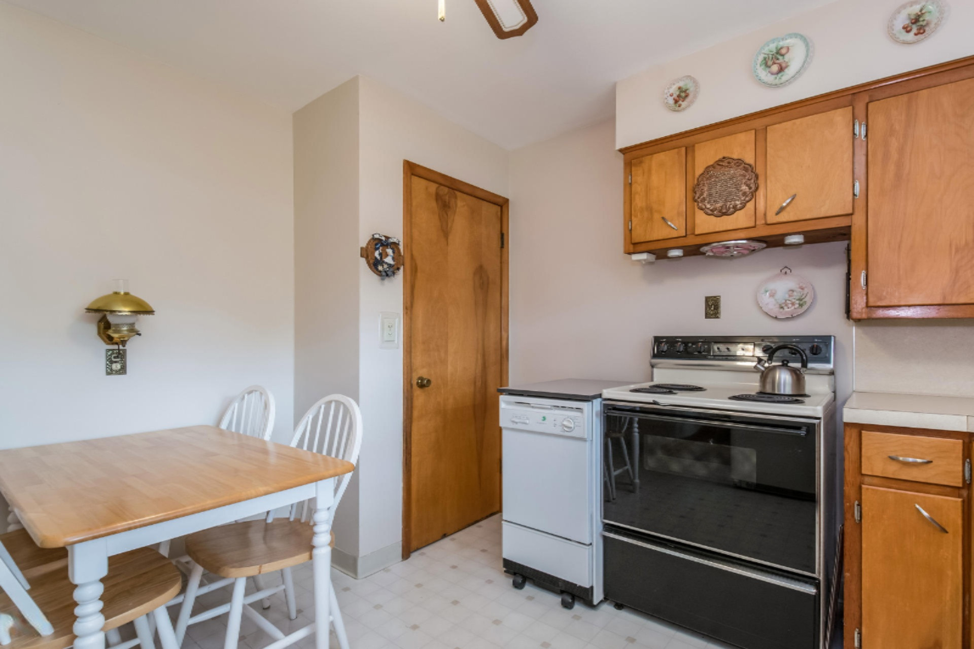 1022 Hampden Road Muskegon, MI 49441 - Photo 13 of 35 012-Kitchen-4232056-medium