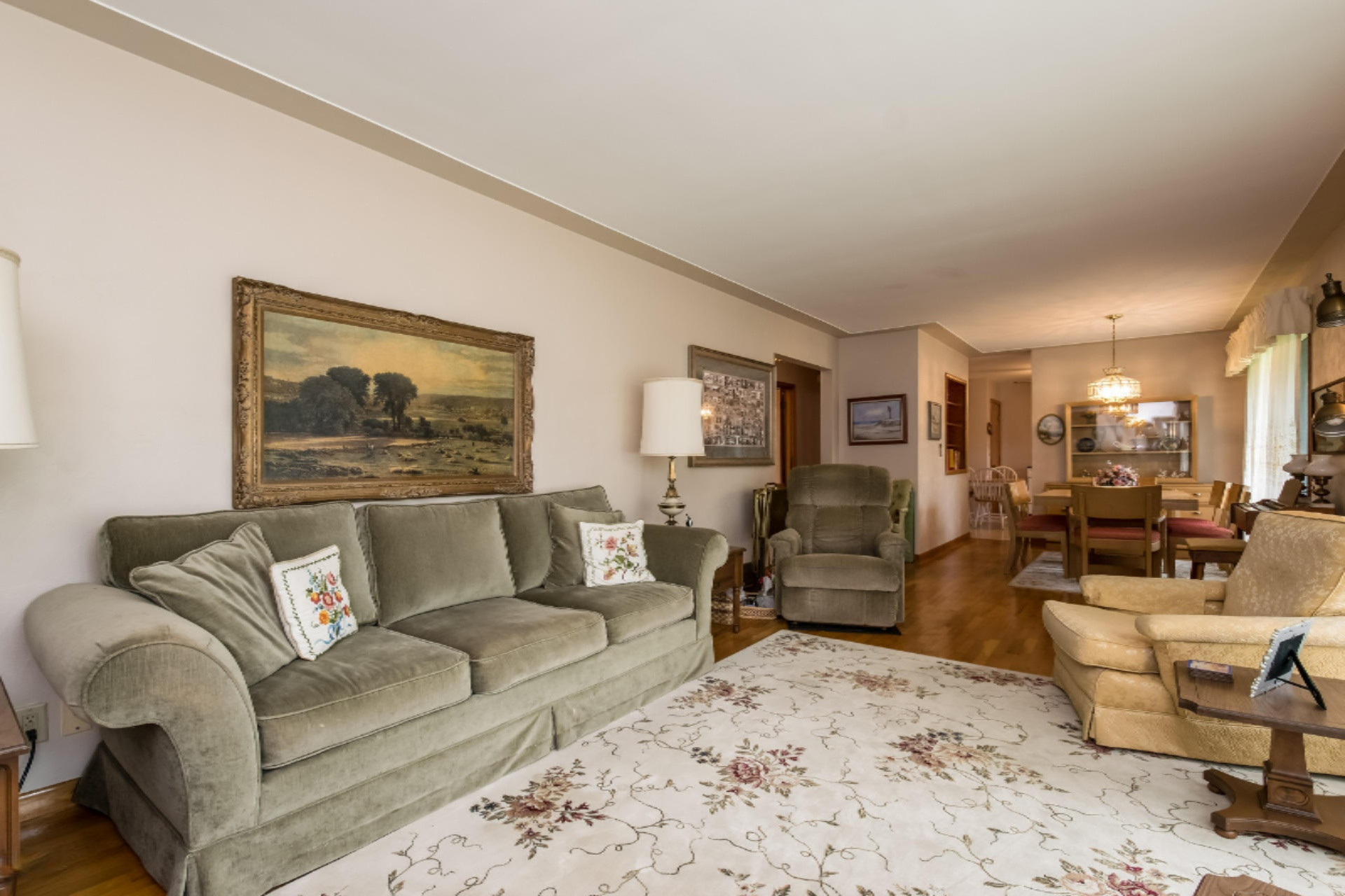 1022 Hampden Road Muskegon, MI 49441 - Photo 6 of 35 006-Living_Room-4232063-medium