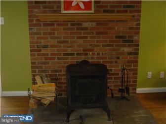 403 Old Farm Road Cheltenham, PA 19095 - Photo 5 of 10 Fireplace