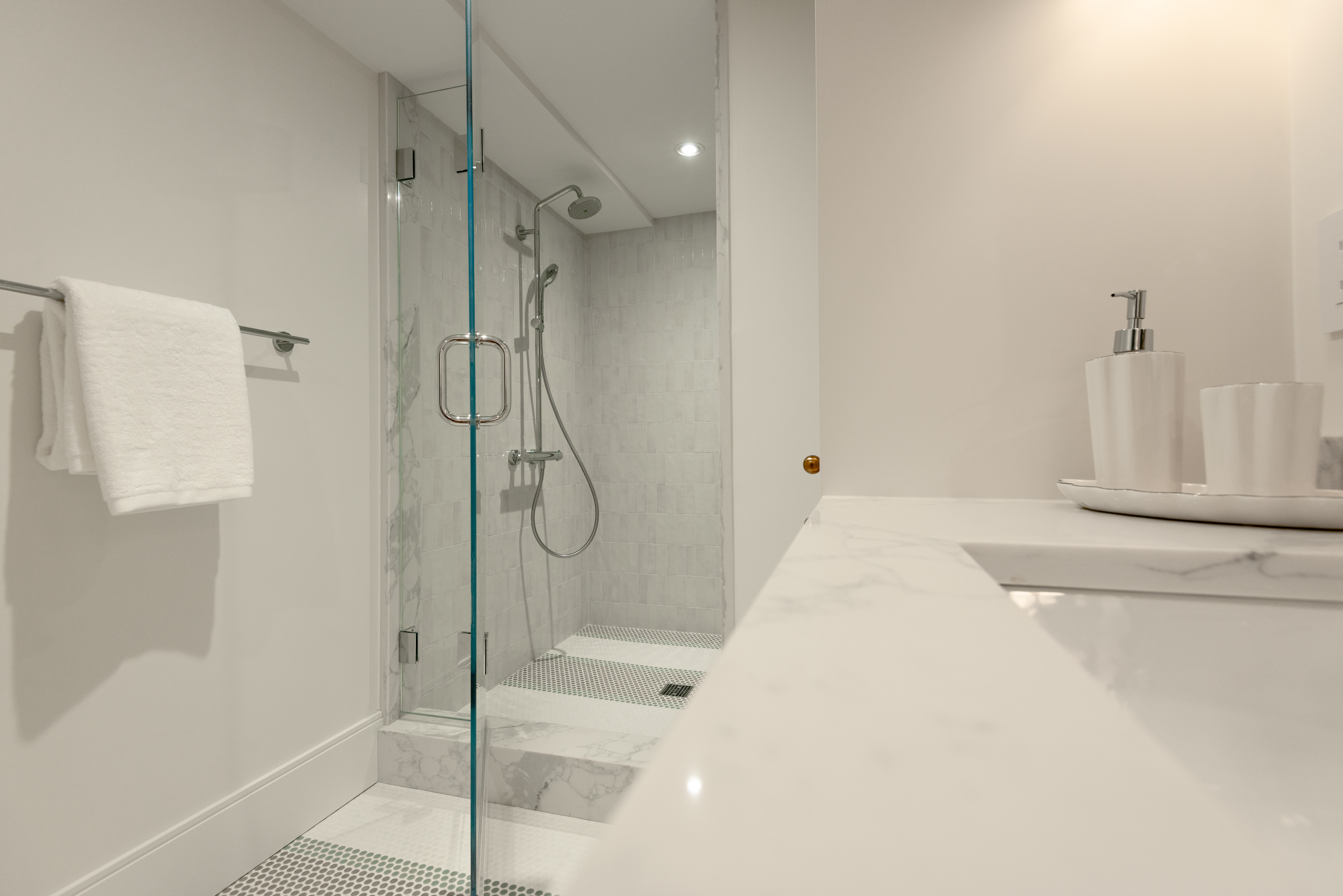 15 Deer Run Road Nantucket, MA 02554 - Photo 43 of 62 a bathroom with a shower