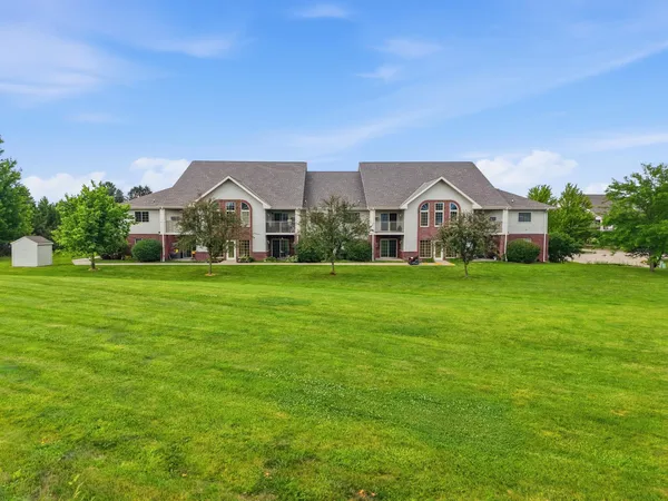 $258,900 | W1062 Marietta Avenue, Unit 302, Ixonia, WI 53036