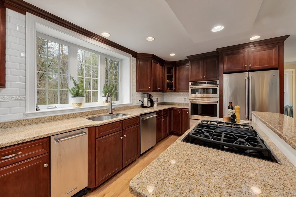 200 7 Star Road Groveland, MA 01834 - Photo 3 of 41 Gallery Image 3