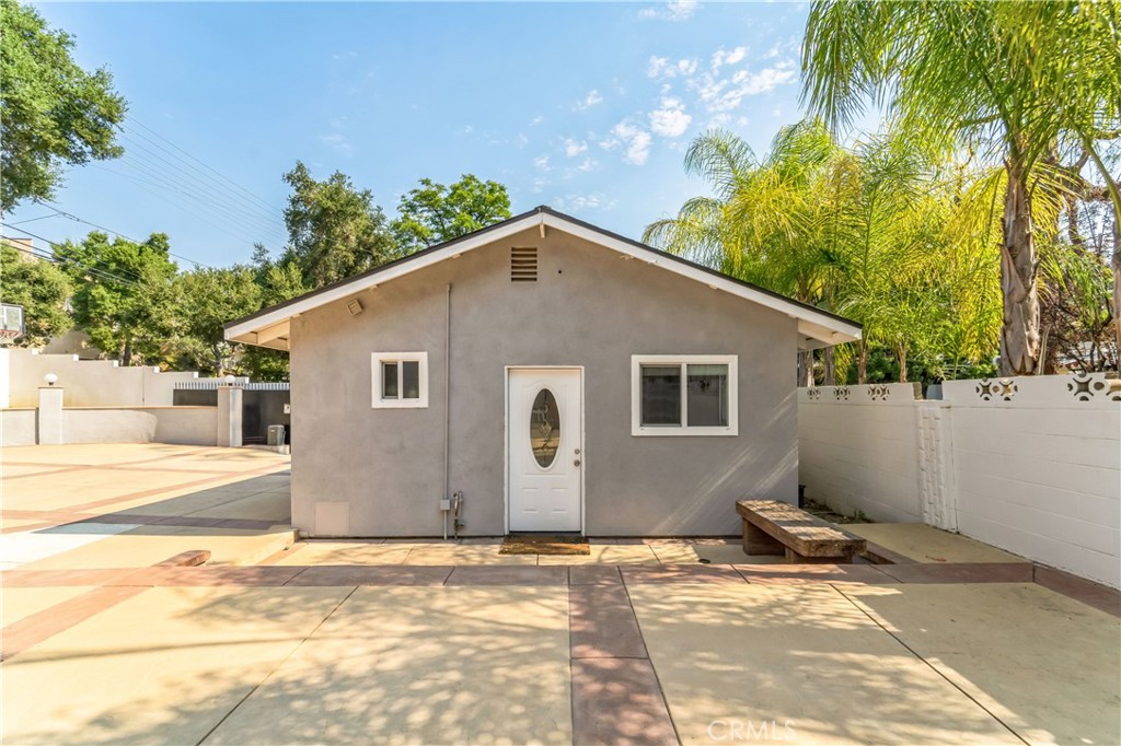 21366 Rios Street Woodland Hills, CA 91364 - Photo 10 of 25
