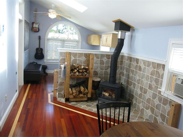32 Ridgeway Street Holyoke, MA 01040 - Photo 6 of 19 Gallery Image 6