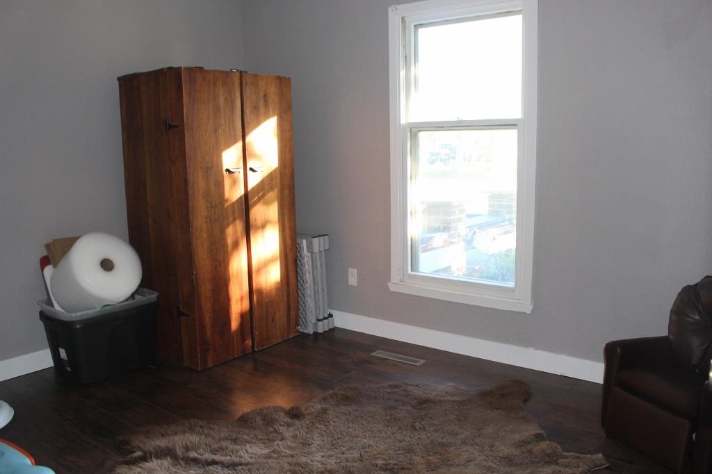 2870 Karr Road Belvidere, IL 61008 - Photo 10 of 22 a view of a livingroom with a window