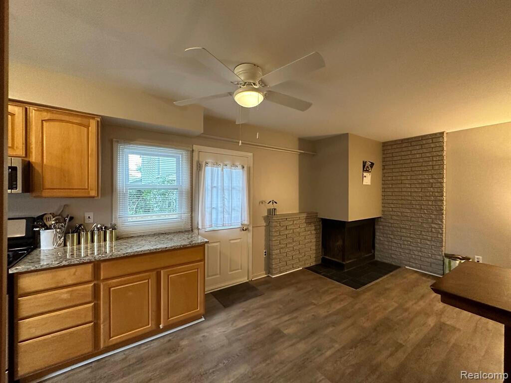 22734 Chestnut Tree Novi, MI 48375 - Photo 3 of 42 kitchen