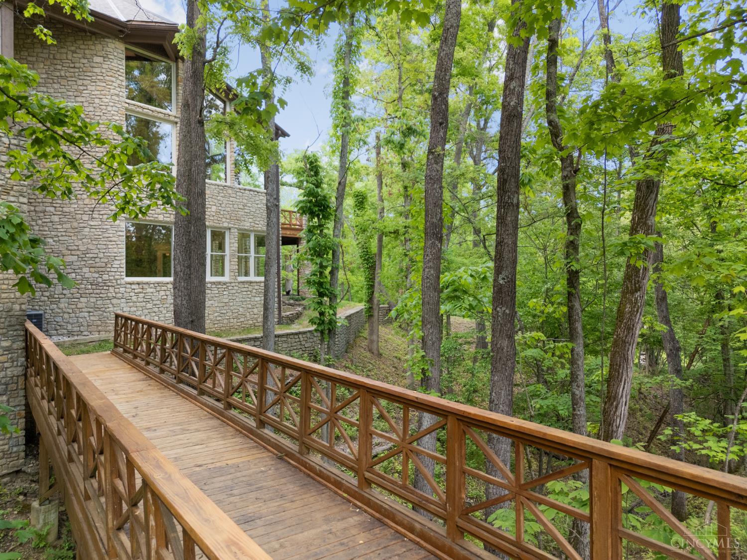 8690 Hopewell Road Cincinnati, OH 45242 - Photo 12 of 79