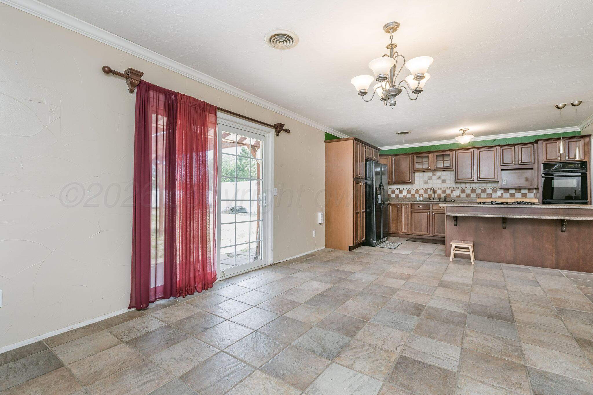 206 Rosemary Lane Amarillo, TX 79119 - Photo 8 of 35 206 Rosemary Ln 12