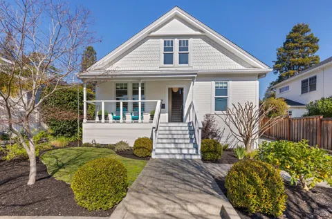 $2,500,000 | 106 Baltimore Avenue, Corte Madera, CA 94925