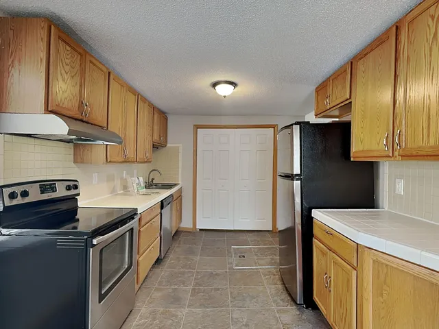 $1,995 | 123 4th Avenue East, Shakopee, MN 55379