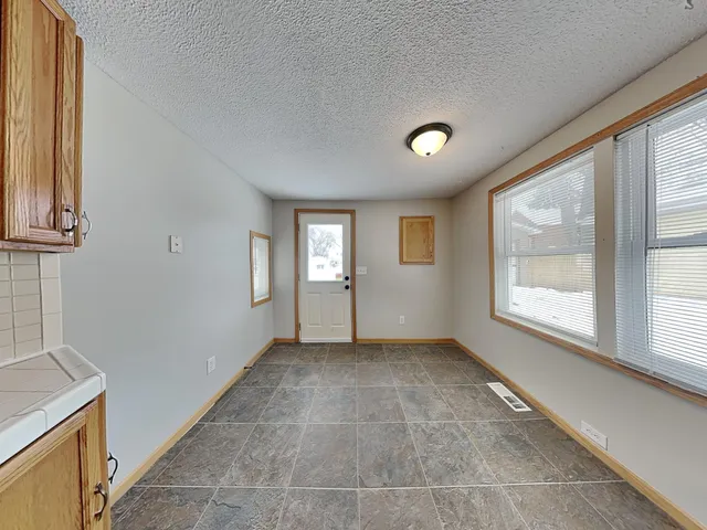 $1,995 | 123 4th Avenue East, Shakopee, MN 55379