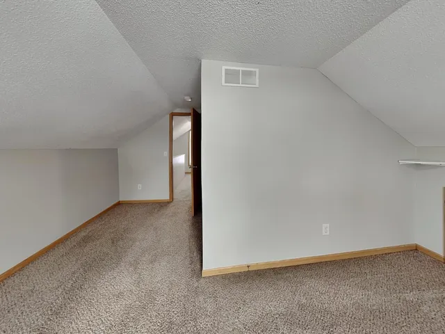 $1,995 | 123 4th Avenue East, Shakopee, MN 55379