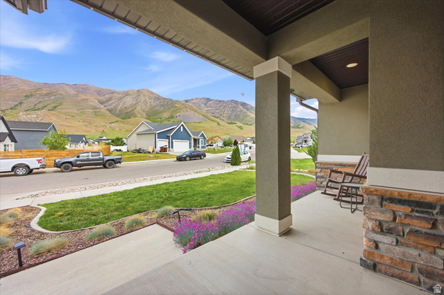 8185 North Cobblerock Road Lake Point, UT 84074 - Photo 4 of 31