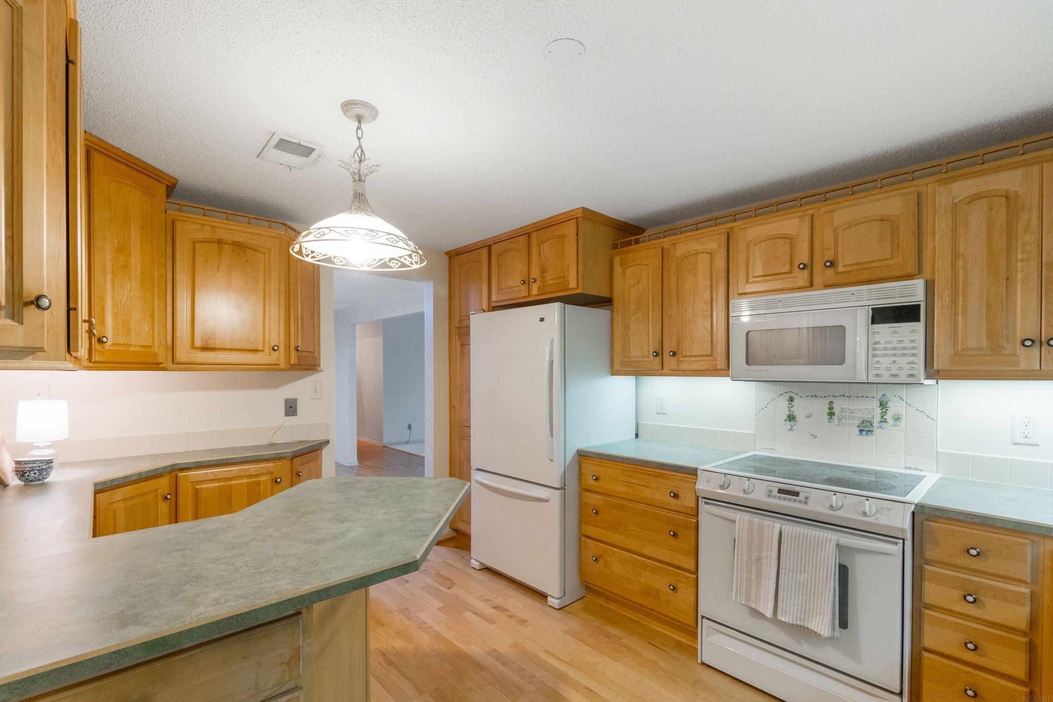 1925 Westchester Road, Unit 202 Waterloo, IA 50701 - Photo 5 of 25 Gallery Image 5